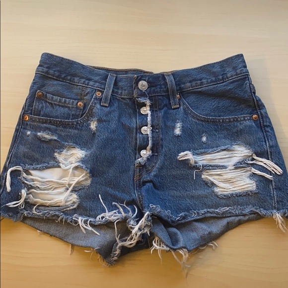 Levi’s 501 Jean Shorts - Picture 1 of 3